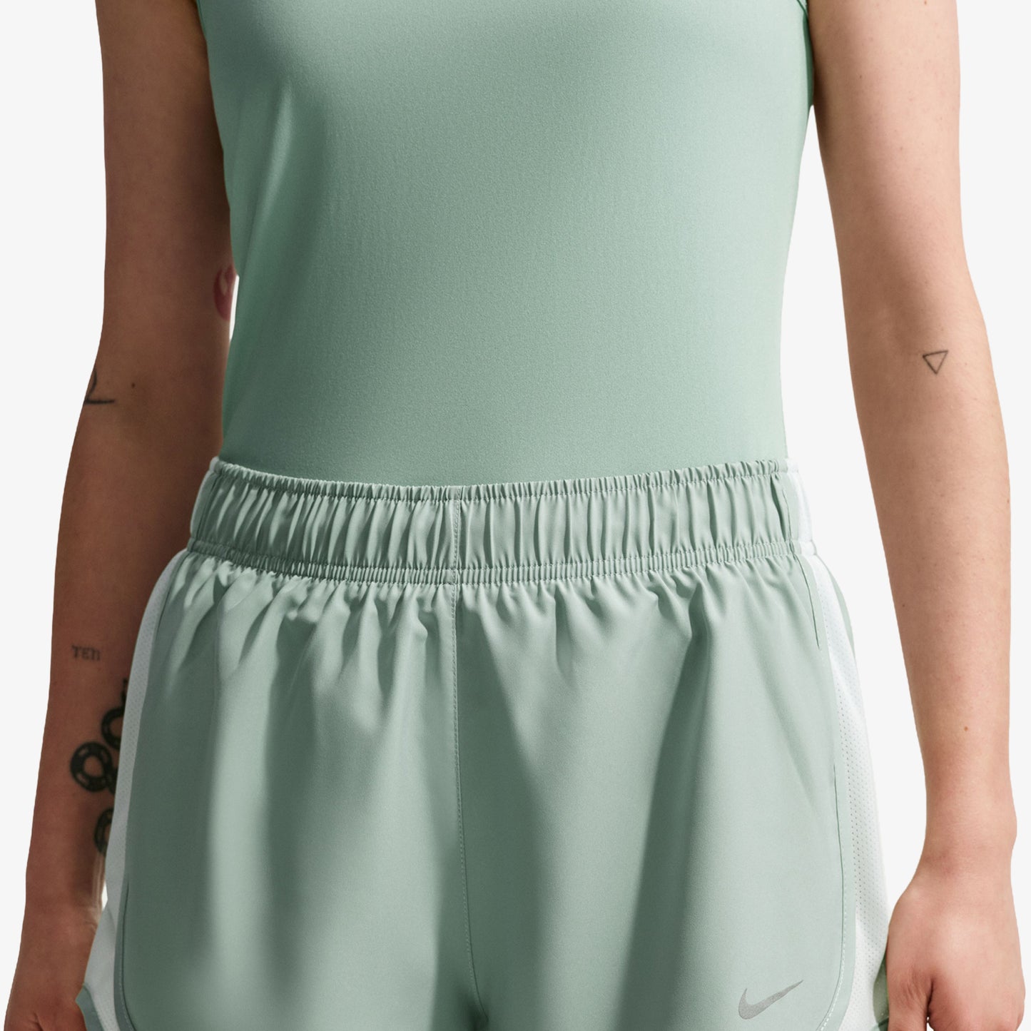 Pantaloneta Nike Short Tempo Mujer Verde