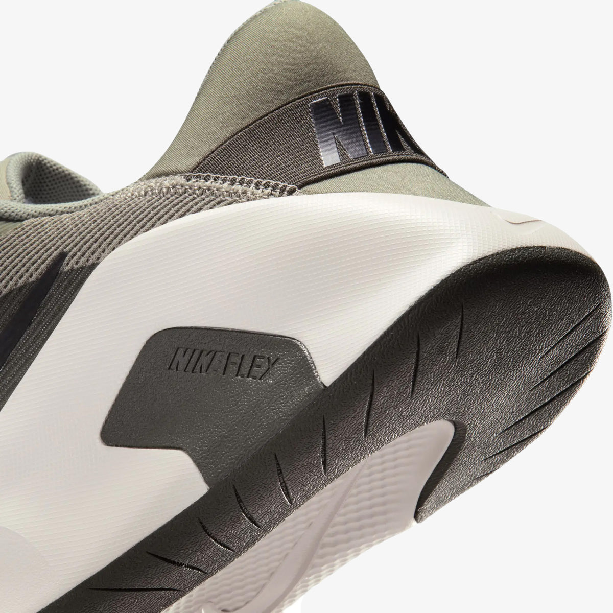 Tenis Nike Flex Train Hombre Verde