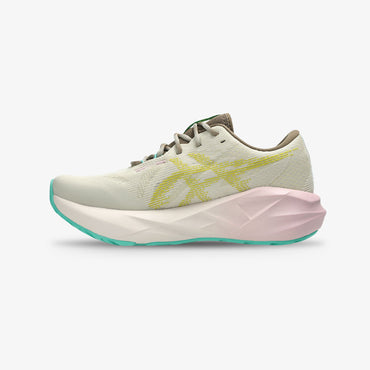 Tenis Asics Novablast 5 Mujer Beige