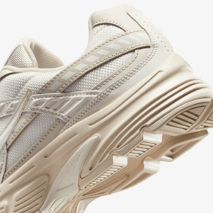 Tenis Nike Initiator Mujer Beige