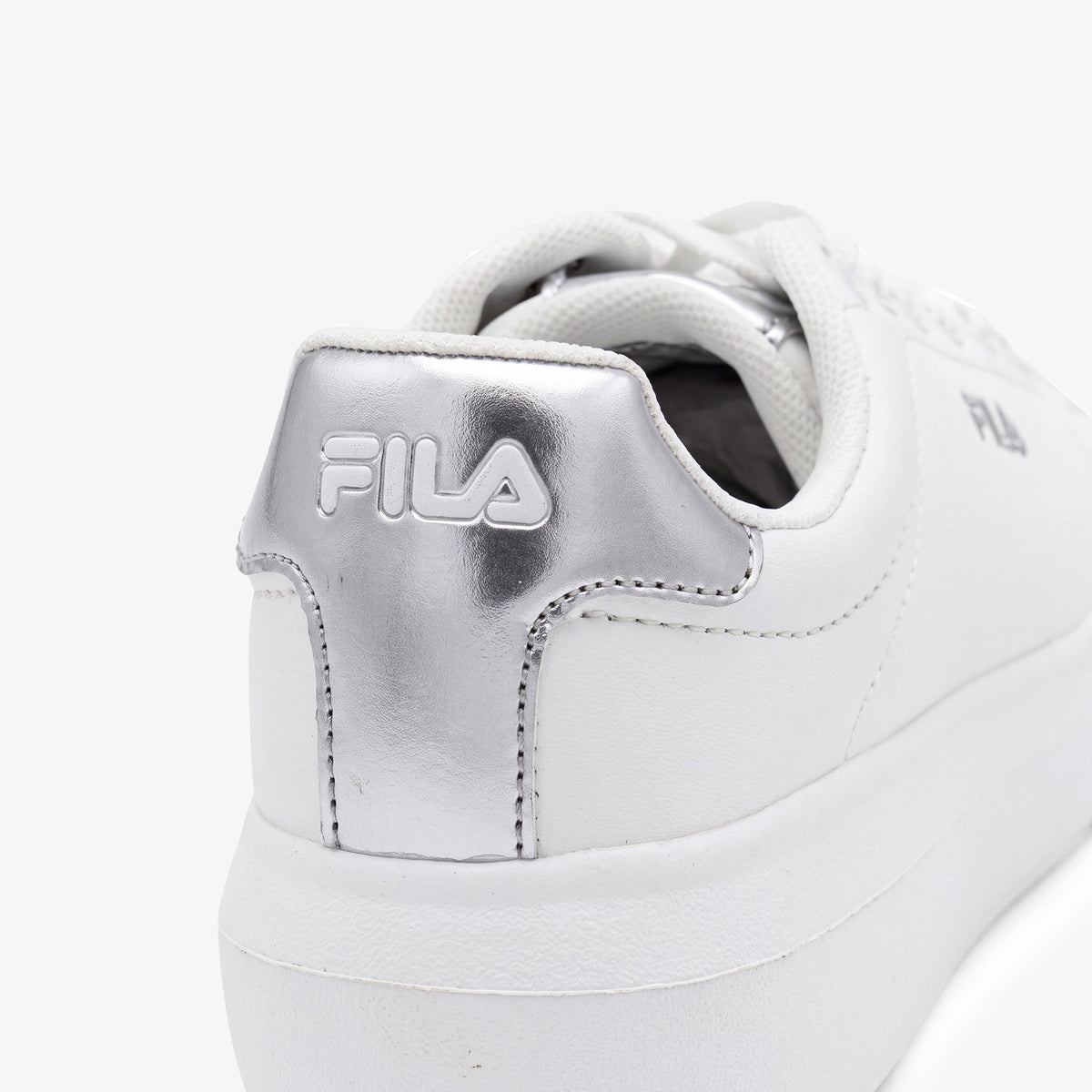 Tenis Fila Bomger Mujer Blanco Plateado