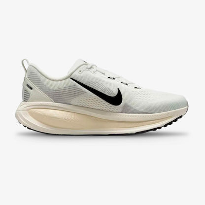 Tenis Nike Vomero 18 Hombre Beige Negro