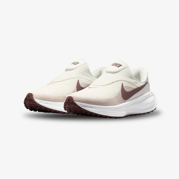 Tenis Nike Revolution 8 Easyon Mujer Beige Cafe