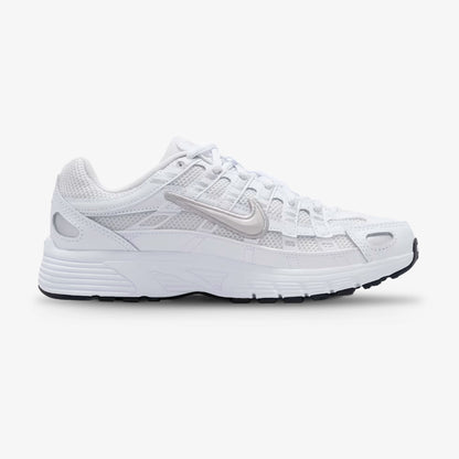 Tenis Nike P-6000 Niño Blanco Plateado