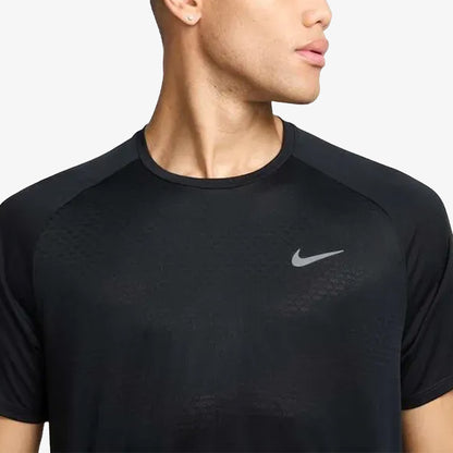 Camiseta Nike Stride Hombre Negro