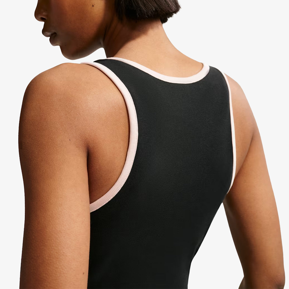 Top Nike Sportswear Mujer Negro Blanco