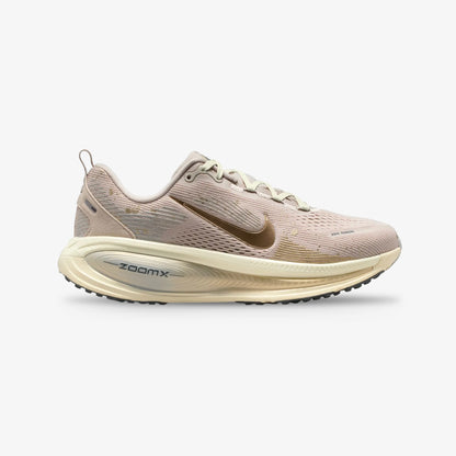 Tenis Nike Vomero 18 SE Mujer Rosado Dorado
