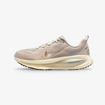 Tenis Nike Vomero 18 SE Mujer Rosado Dorado