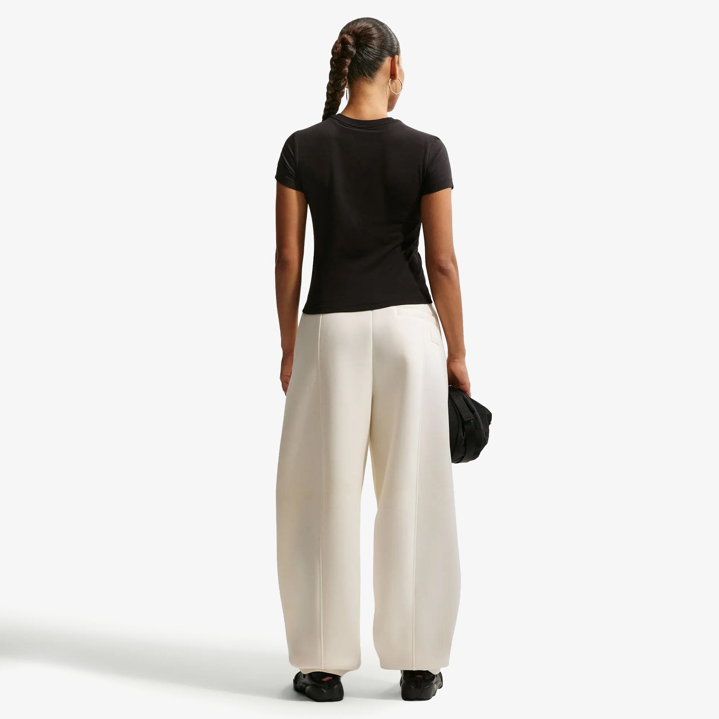 Camiseta Nike Sportswear Chill Mujer Negro
