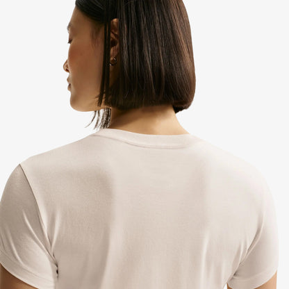 Camiseta Nike Sportswear Chill Mujer Beige