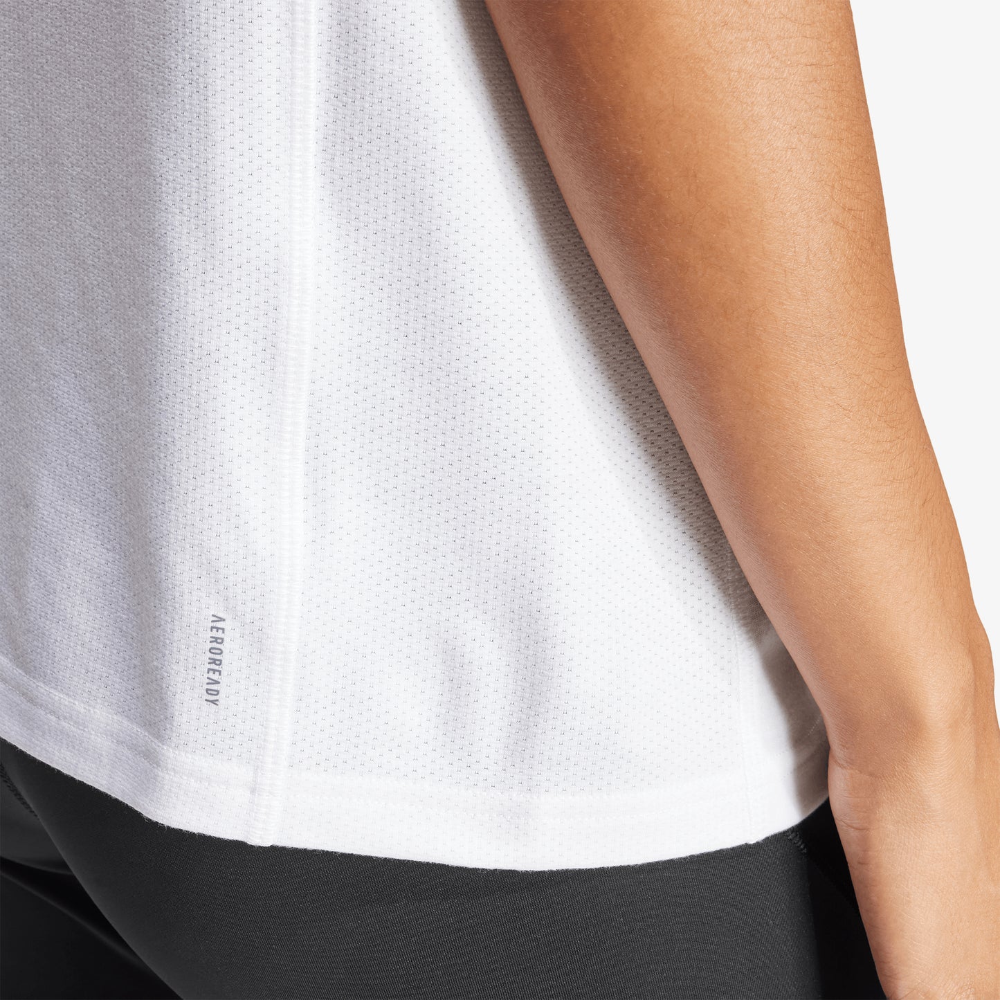 Camiseta Adidas Trainning Essentials Big Logo Mujer Blanco