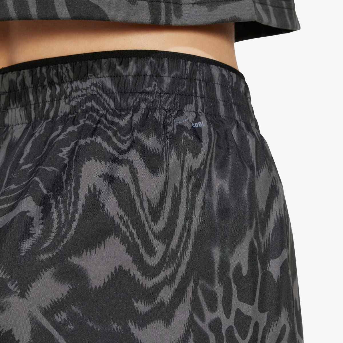 Short Adidas Essentials Mujer Negro