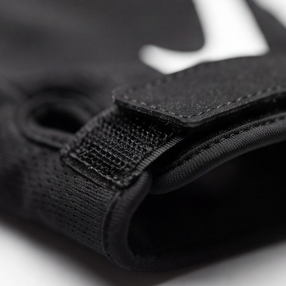 Guantes Nike Essential Fg 2.0 Mujer Negro